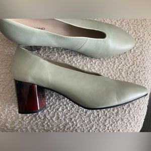 Vagabond leather pumps